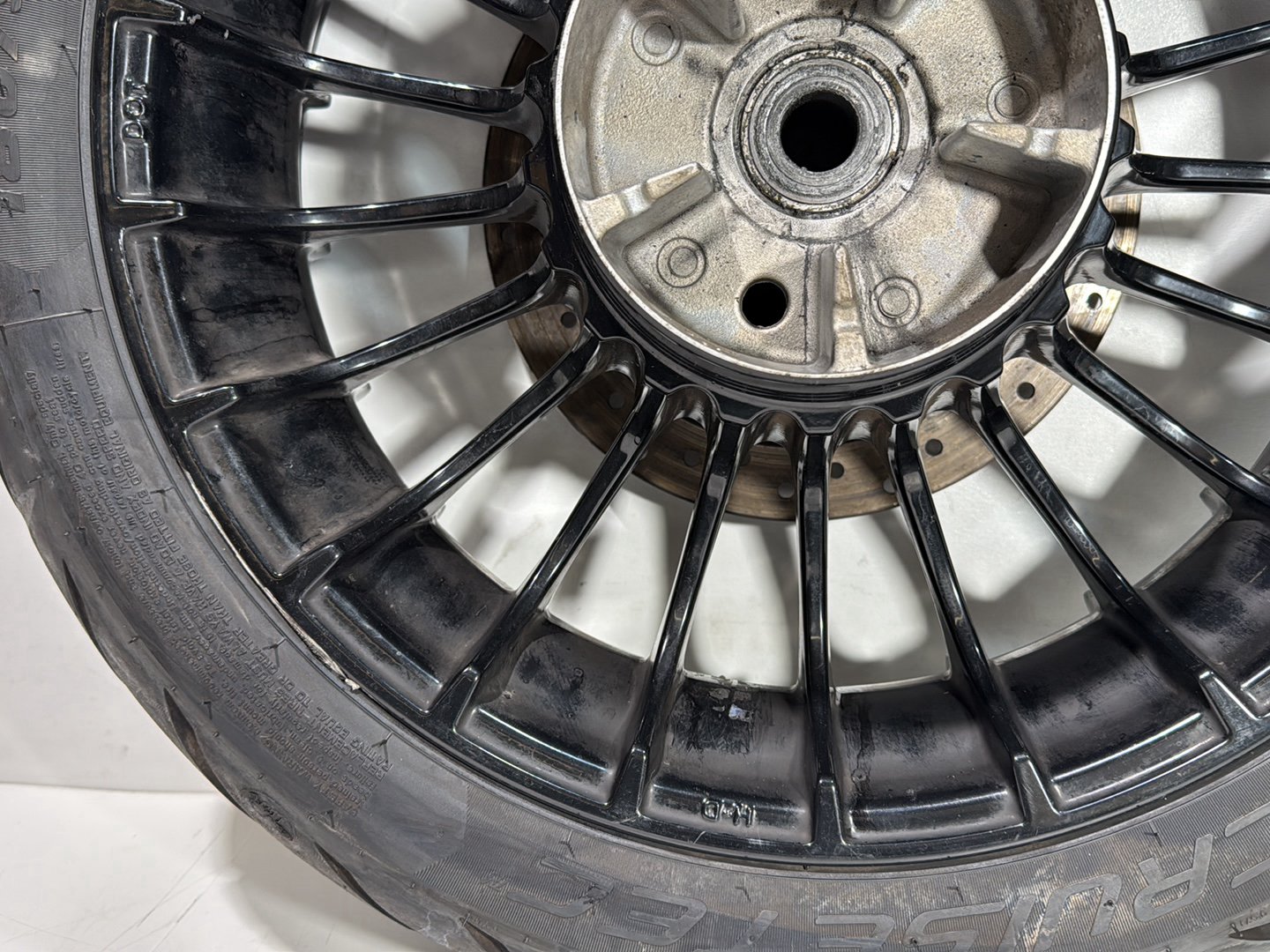 2019 - 2023 Harley-Davidson Touring Road King Special Rear Wheel Rim Tire 40900484A