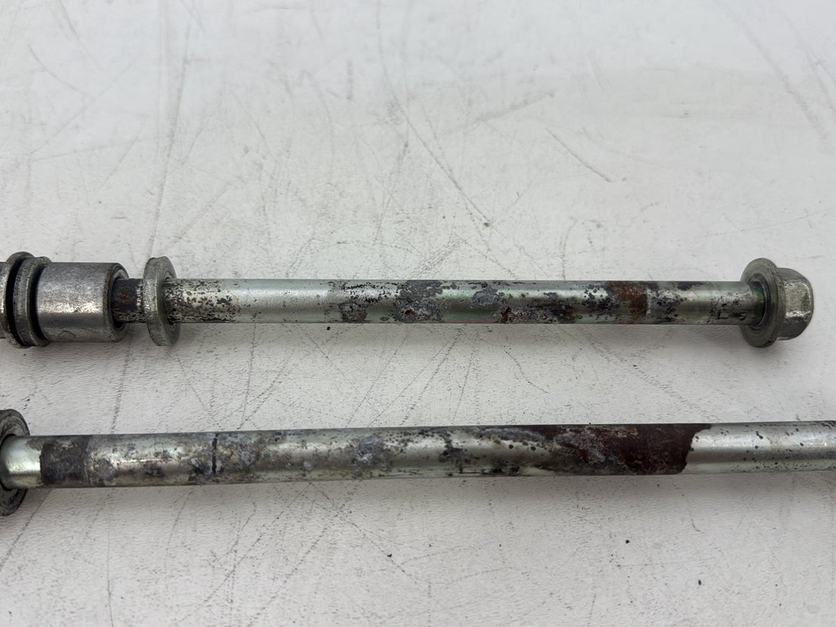 2005 Harley Heritage Softail Classic FLSTCI OEM Engine Mount Pivot Bolt Shaft