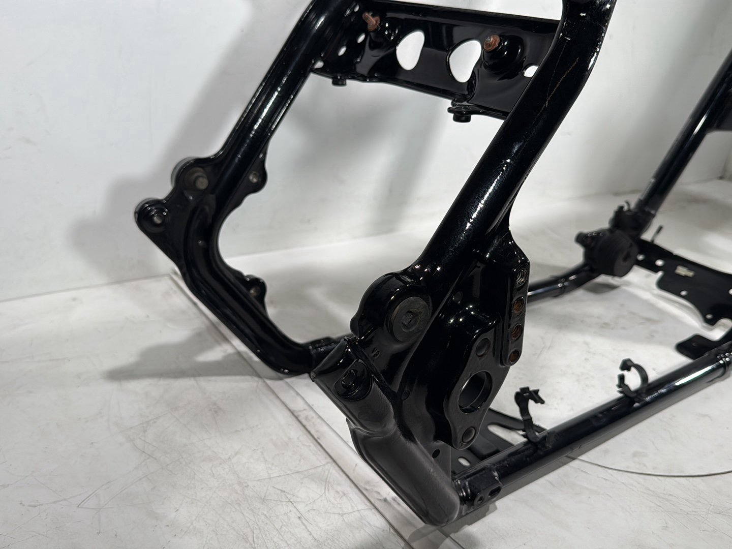 2011 Harley Street Glide Touring FLHX OEM Body Main Frame Chassis SLVG
