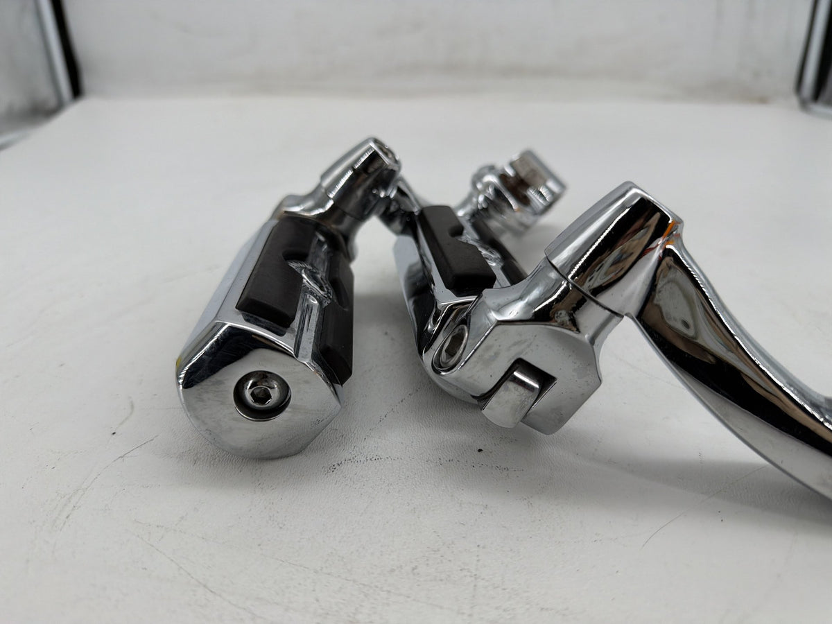 2001 Harley Electra Touring Front Right Left Highway Foot Pegs Willie G SKULL