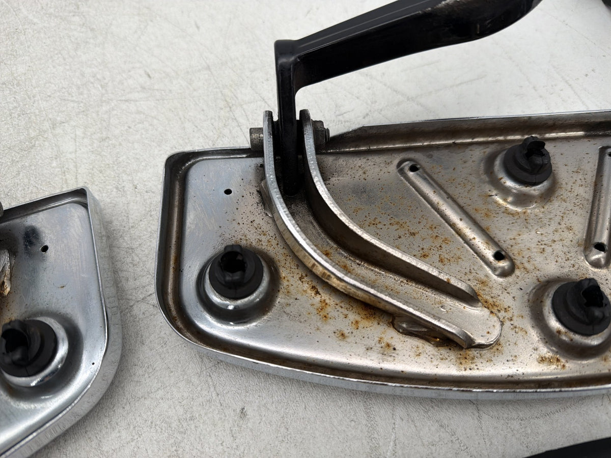 2011 Harley Electra Glide Touring Ultra OEM Left Right Driver & Pass Floorboard Foot Rest