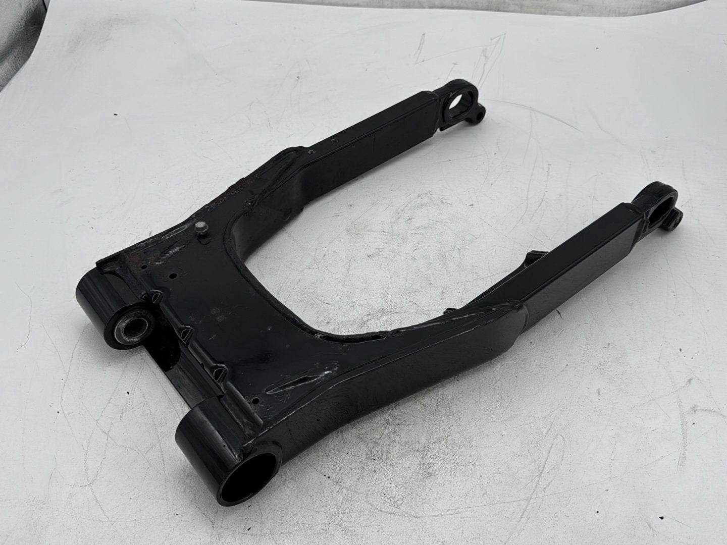 2006 Harley Street Glide Touring FLHXI OEM Rear Fork Swingarm Swing Arm