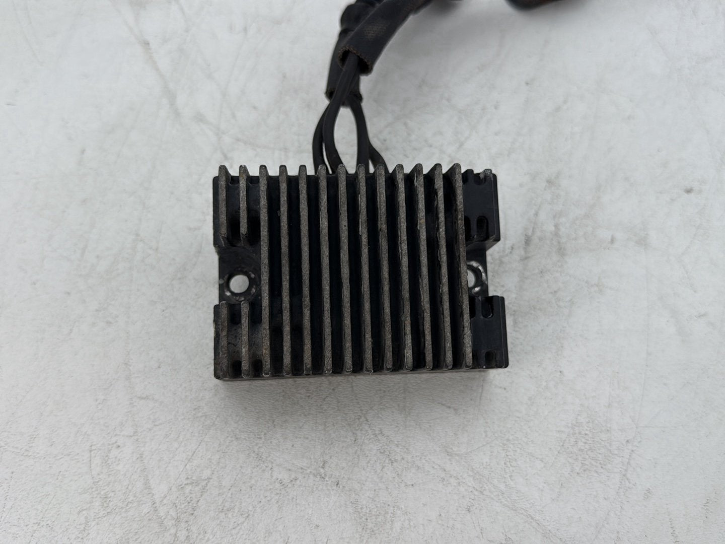 2009 Harley Sportster 883 Low XL883L OEM Voltage Regulator Rectifier