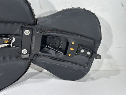 2004 Harley Softail FLSTC Heritage Classic OEM Passenger Rider Driver Seat Saddle