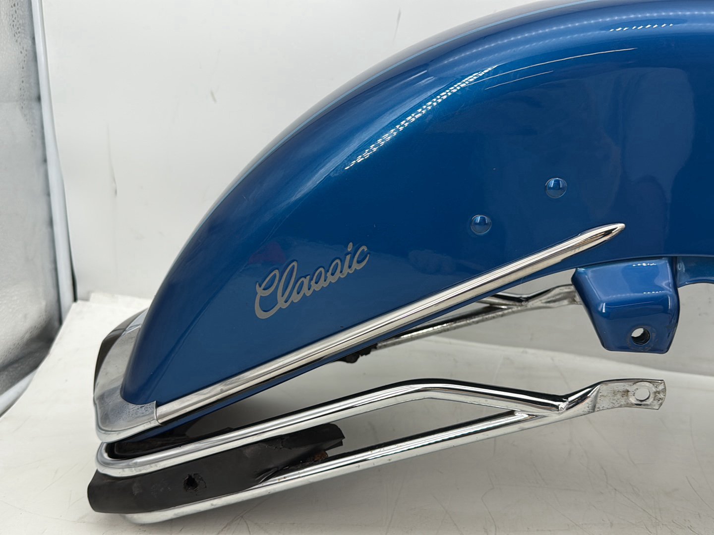2006 Harley Electra Glide Touring Classic FLHTCI OEM Front Wheel Fender Shell Panel
