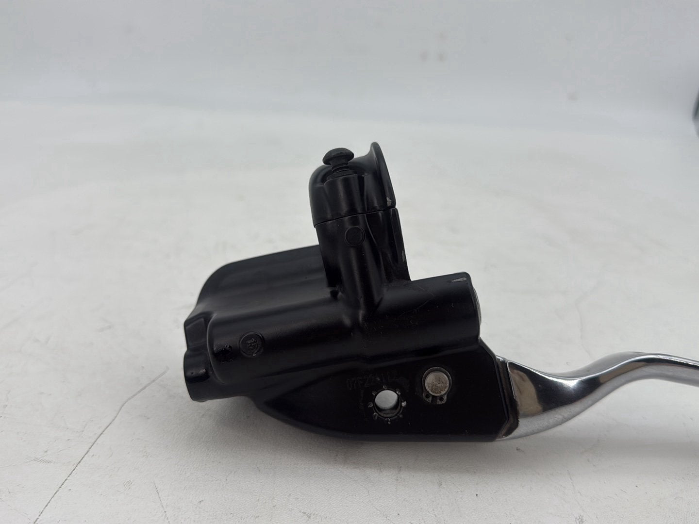 2007 - 2012 Harley-Davidson Touring Electra Glide Ultra Front Right Brake Lever Master Cylinder 	44551-08