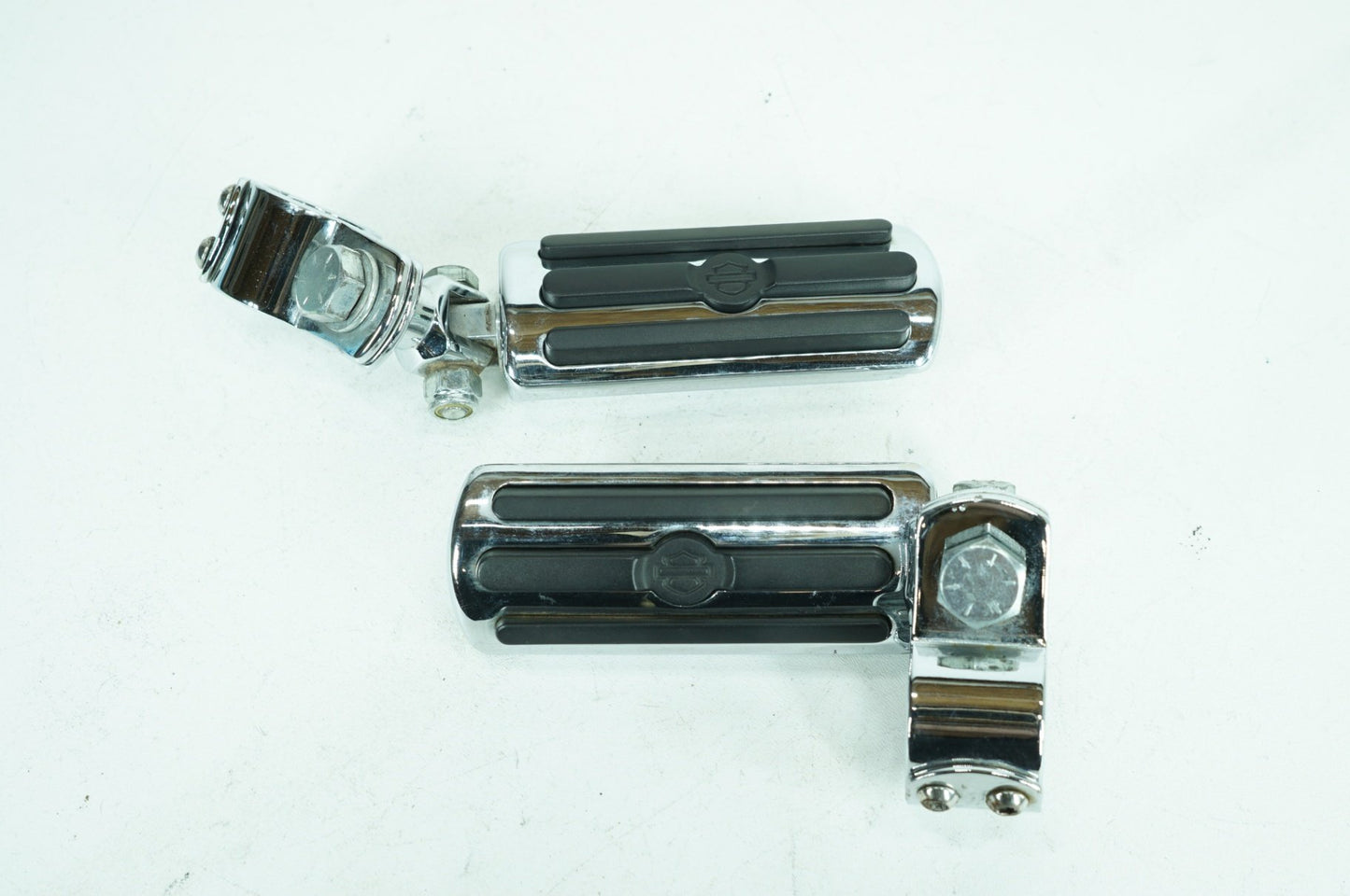 1999 - 2006 Harley-Davidson Softail Fat Boy Front Right Left Highway Foot Pegs 50957-02C