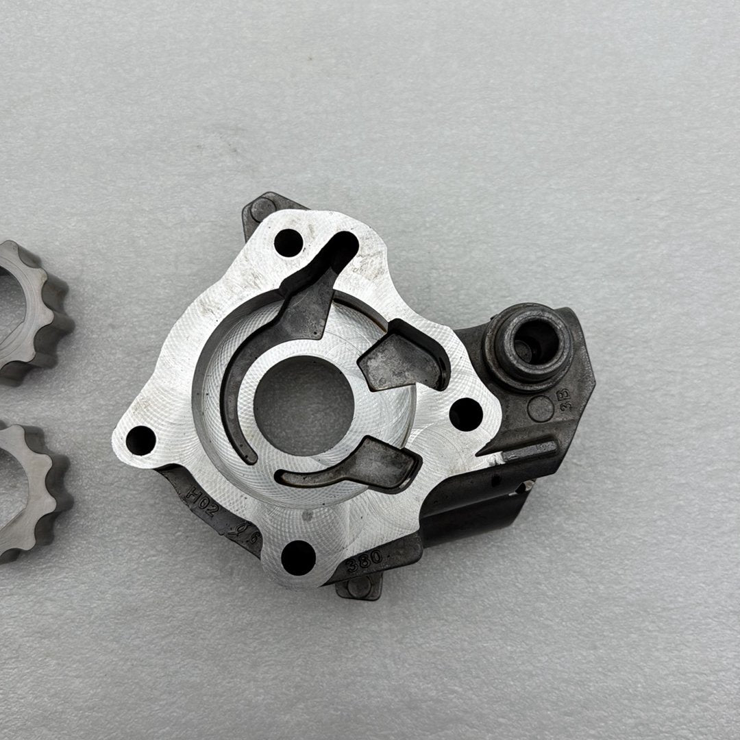 2018 - 2025 Harley-Davidson Softail Fat Bob 114 Engine Motor Oil Pump Strainer 62400176