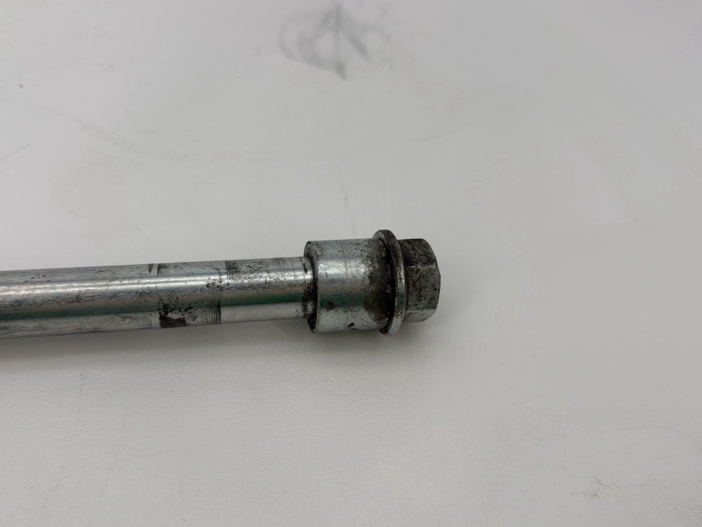 2003 Harley Sportster XL1200C 1200 Custom Anniversary OEM Rear Wheel Axle Bolt Shaft