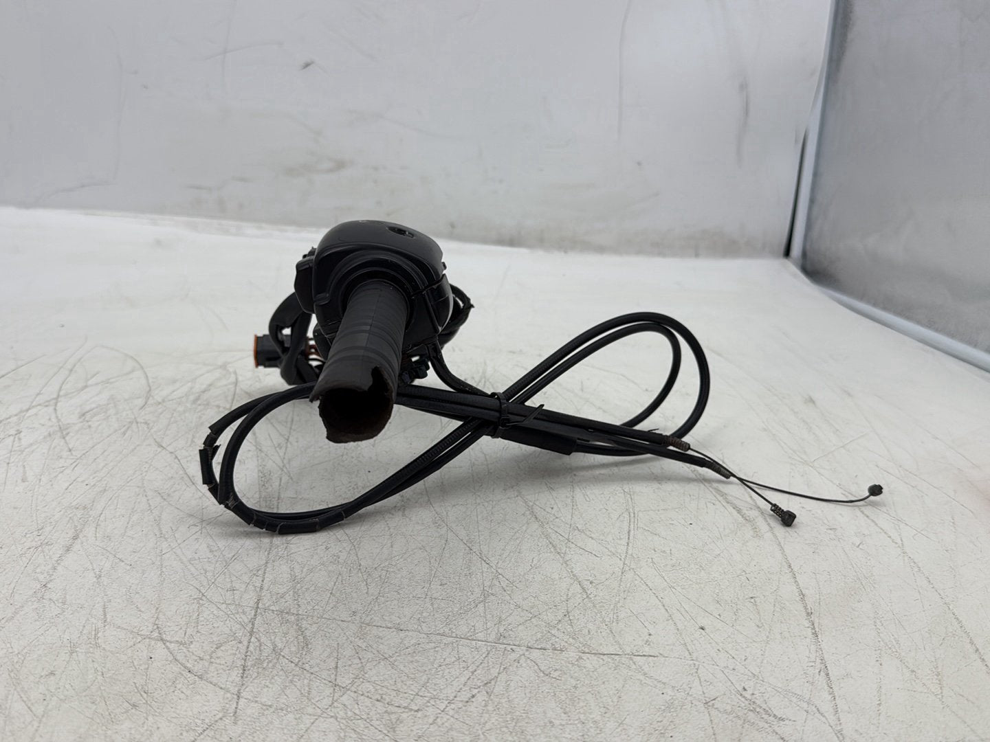 2004 Harley Sportster XL883C 883 Custom OEM Right Engine Start Kill Switches Controls