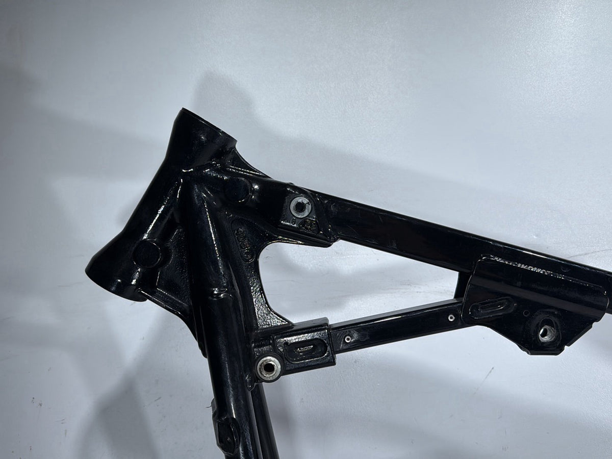 2005 Harley Softail Standard FXST OEM Body Main Frame Chassis S
