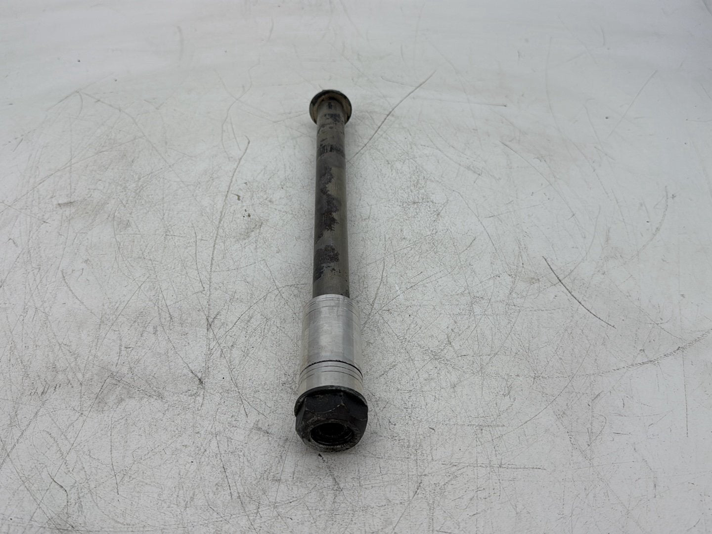 2008 Harley Dyna FXDL Low Rider Anniversary OEM Rear Wheel Axle Bolt Shaft
