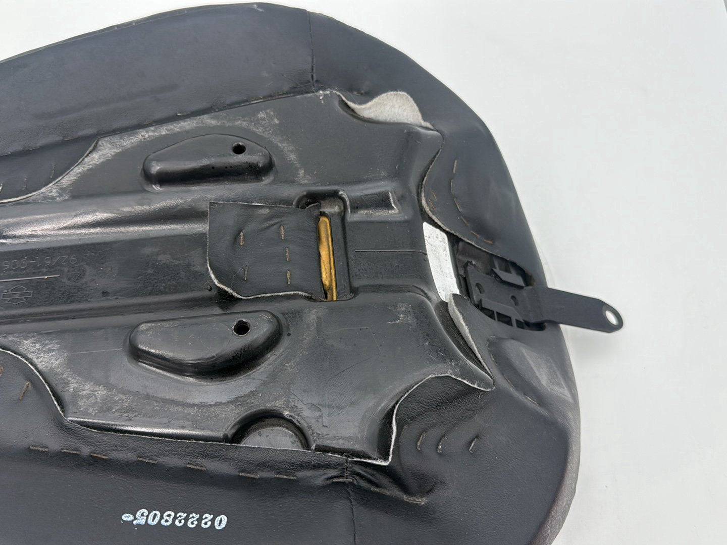 2007 - 2017 Harley-Davidson Dyna Wide Glide Rider Driver Solo Seat Pillion 51503-10