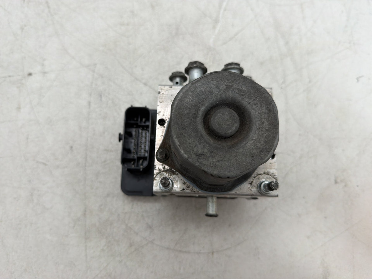 2015 Harley Electra Glide Touring Ultra OEM ABS Brake Pump & Control Module