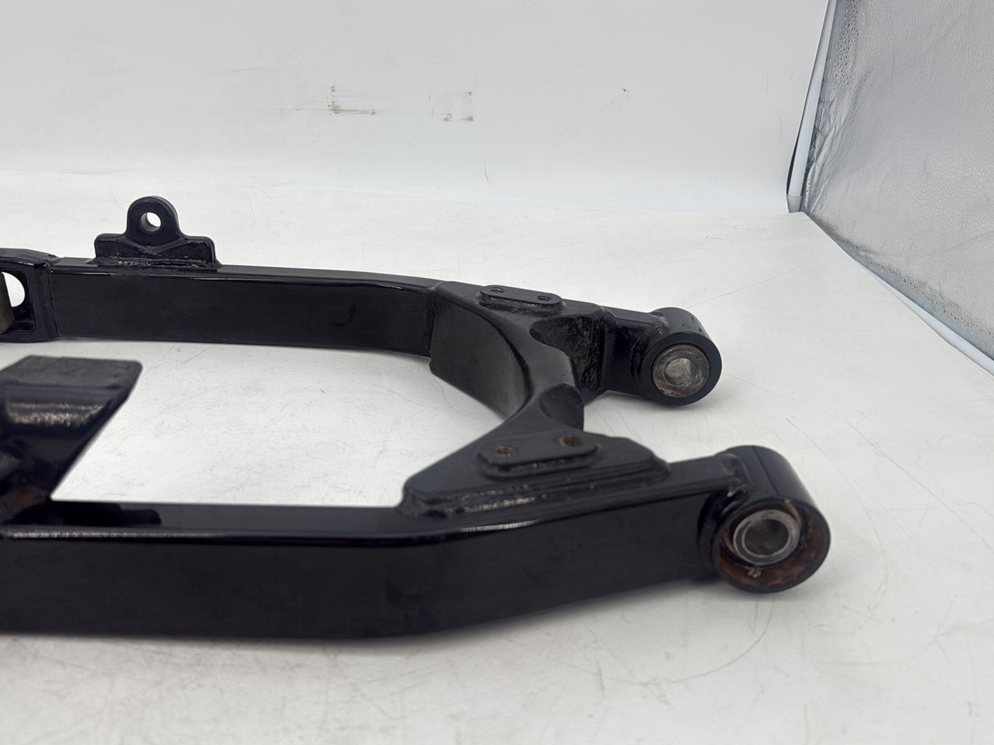 1999 - 2006 Harley-Davidson Dyna Super Glide Rear Fork Swingarm Swing Arm  	47820-06