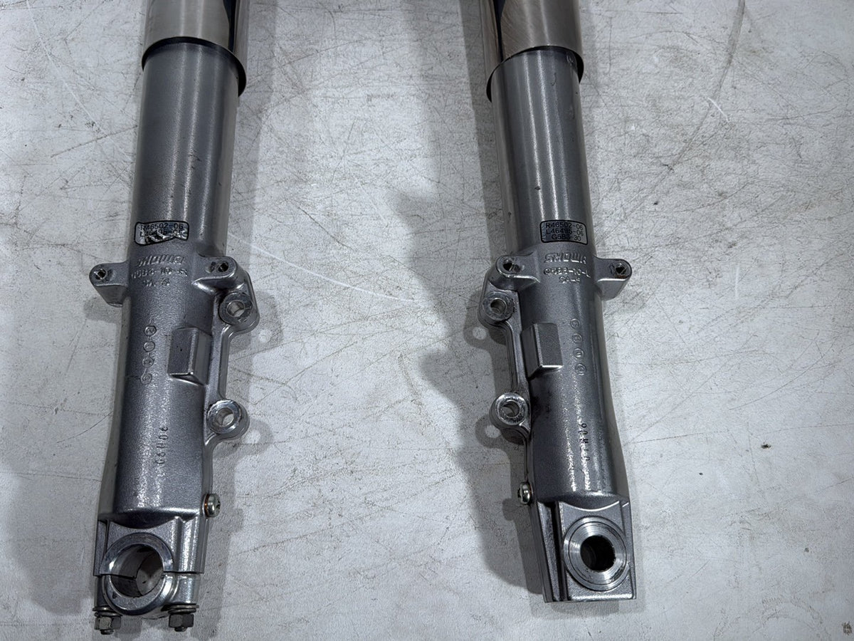 07 Harley Street Glide Touring OEM Front Triple Tree Set LH RH Fork Legs Sliders