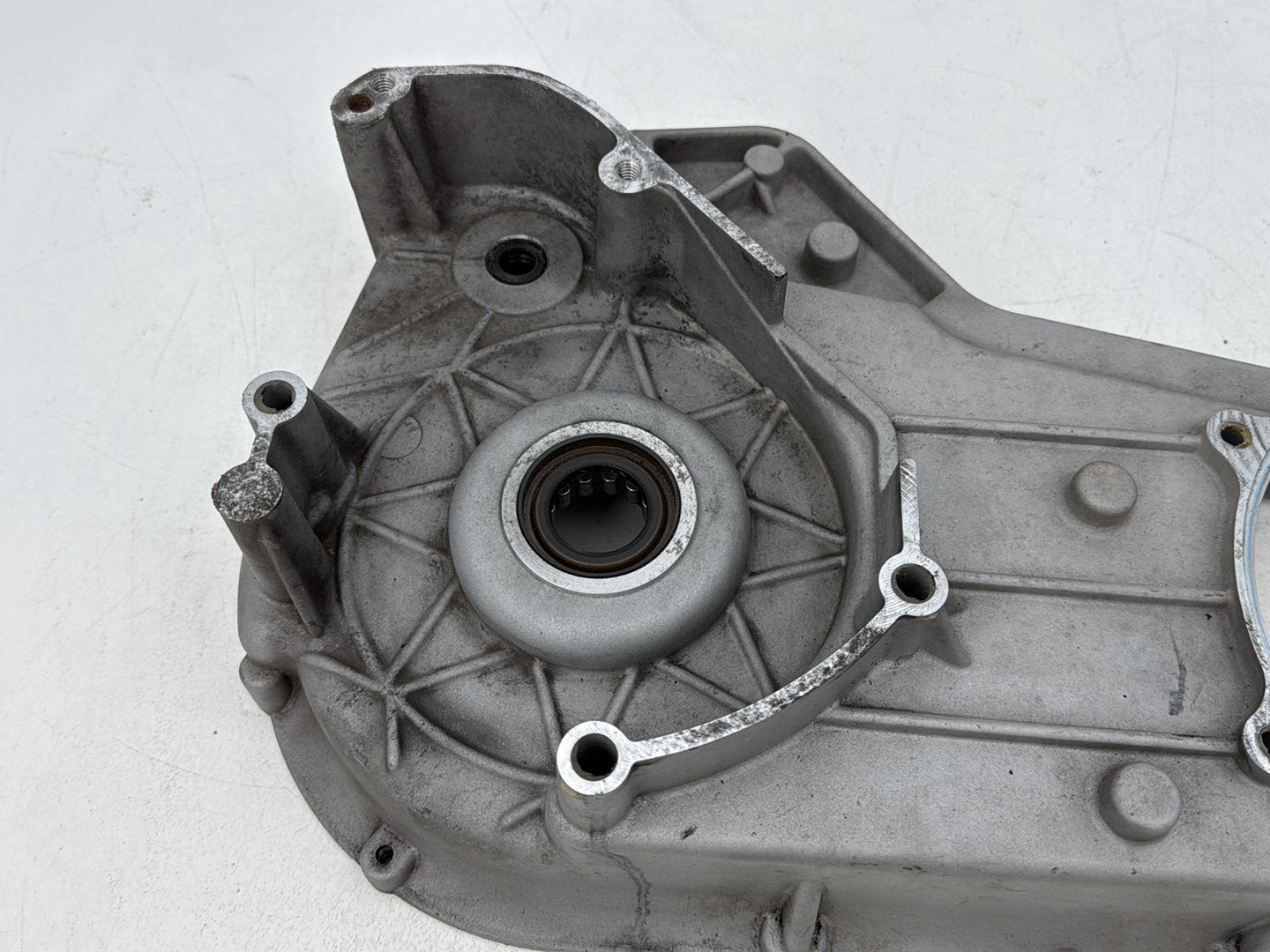 1999 - 2006 Harley-Davidson Touring Electra Glide Inner Primary Clutch Cover 60677-01B