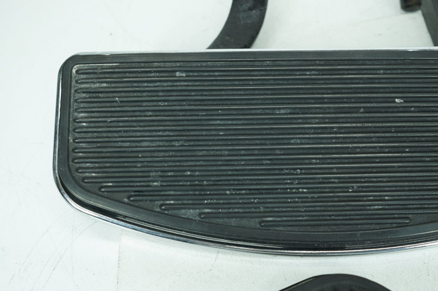 2007 - 2011 Harley-Davidson Touring Road King Classic Left Right Driver & Pass Floorboard Foot Rest 50621-06