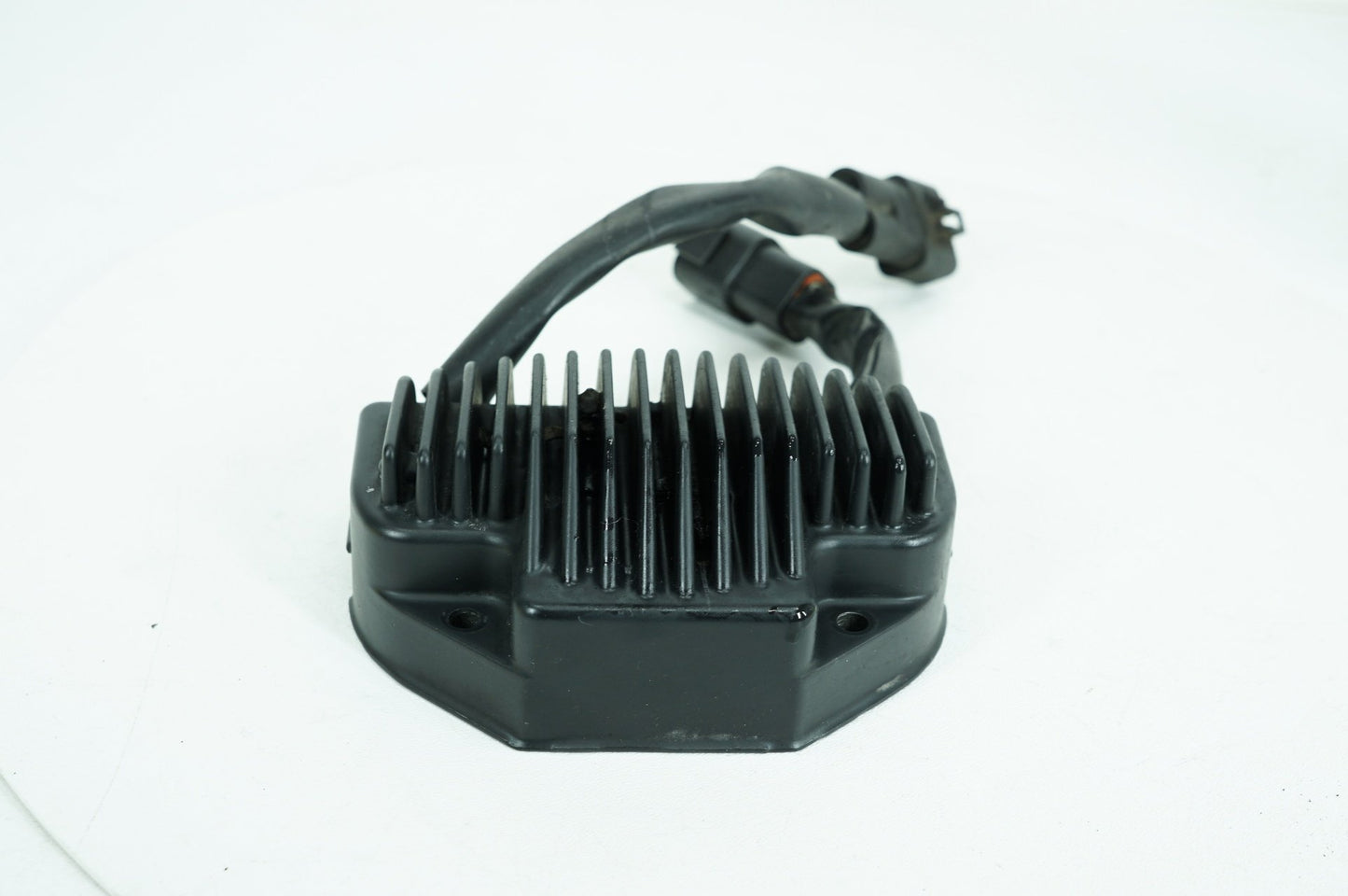1999 - 2006 Harley-Davidson Dyna Low Rider Voltage Regulator Rectifier  74631-04