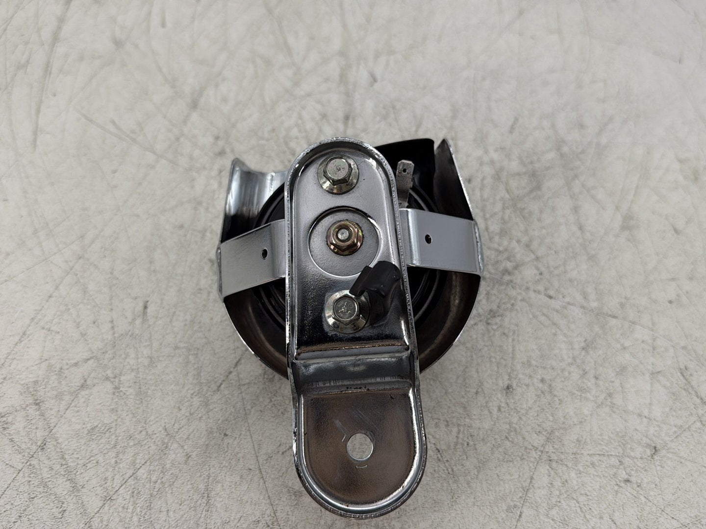 2006 Harley Road King Touring FLHRCI Classic OEM Horn Signal Klaxon Chrome Cover