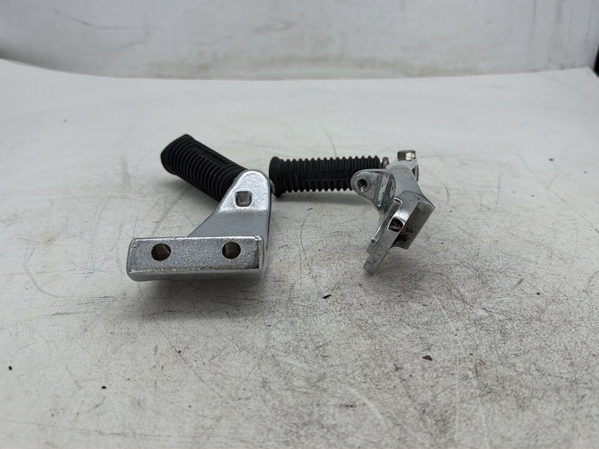 2006 Harley Dyna Super Glide FXDI OEM Left & Right Driver Step Foot Rest Pegs