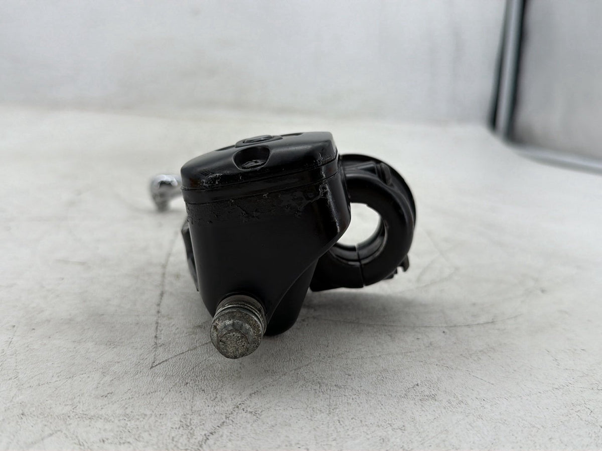 2005 Harley Road King Touring Police OEM Front Right Brake Lever Master Cylinder
