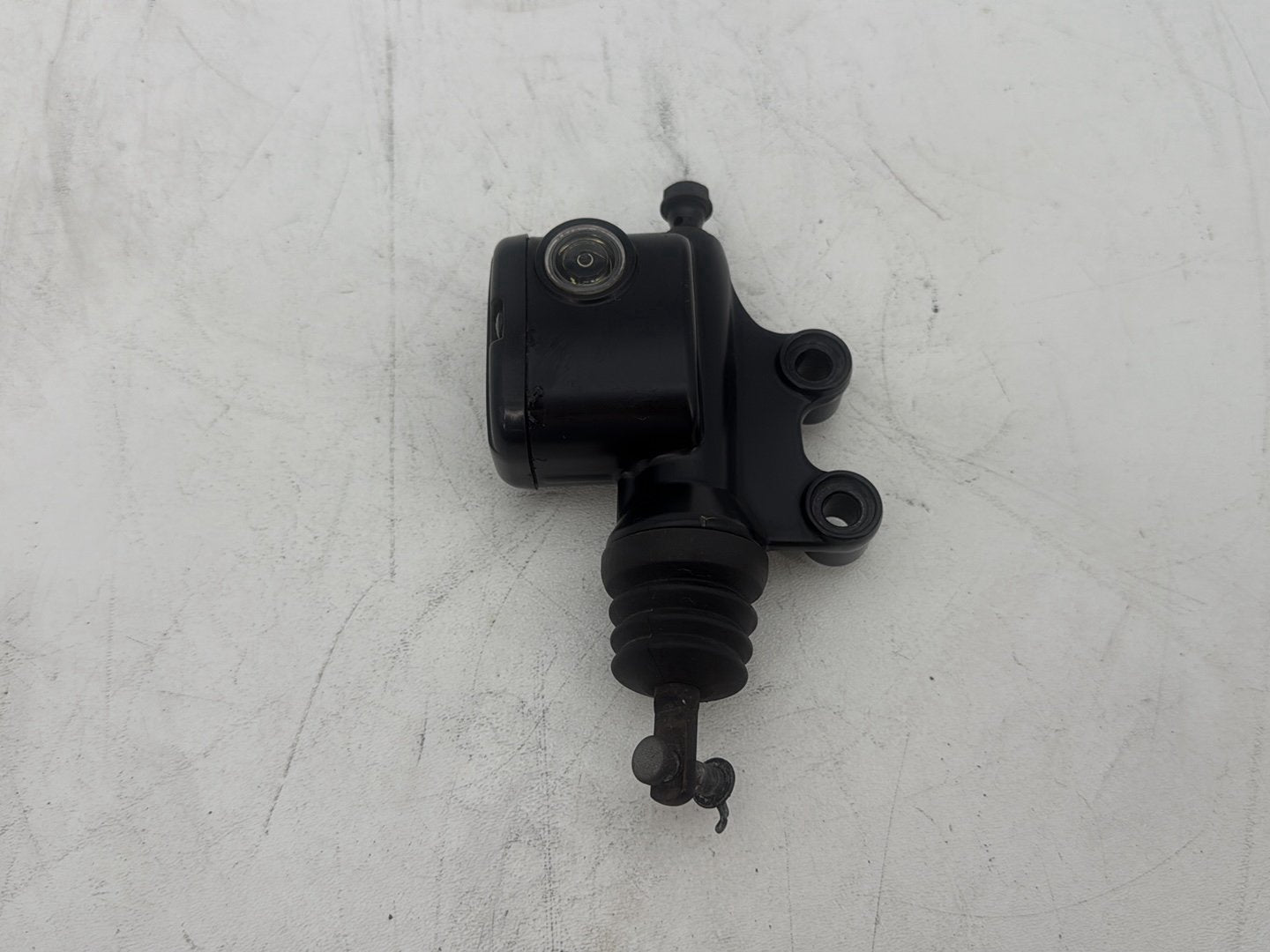 2011 Harley Electra Glide Ultra FLHTK OEM Rear Brake Master Cylinder Reservoir