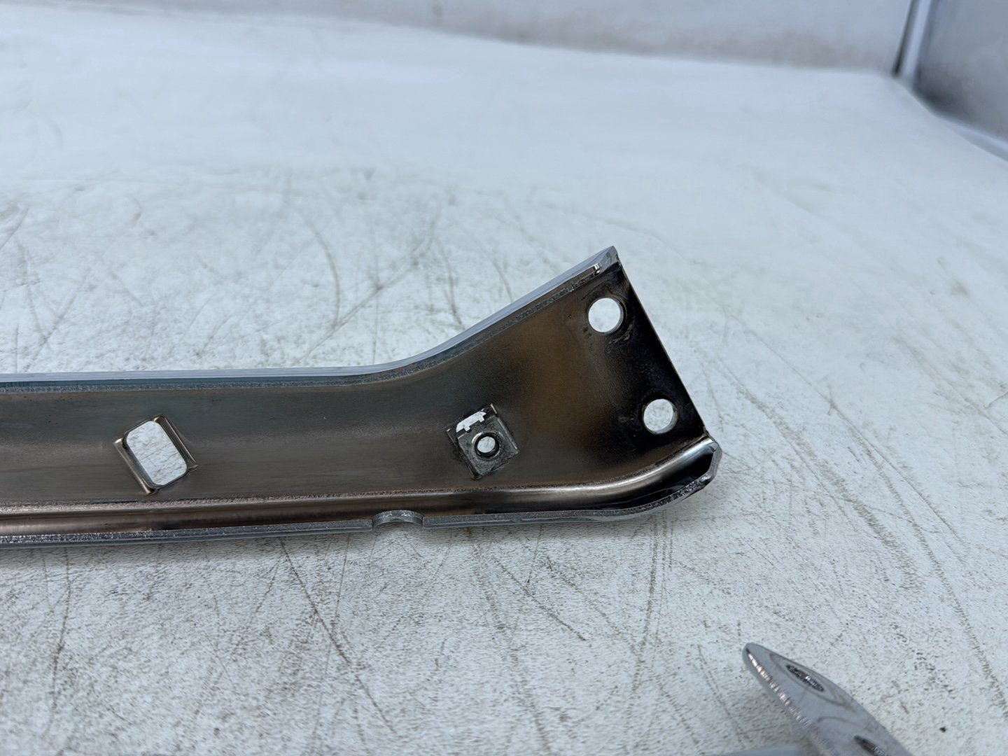 07 Harley Touring Electra Glide OEM Left &amp; Right Saddlebag Mount Brackets