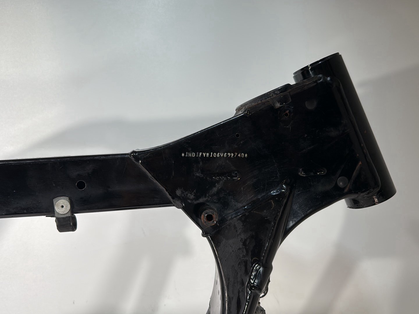 1999 - 2006 Harley-Davidson Touring Electra Glide Body Main Frame Chassis CLN CLR 	47900-02A