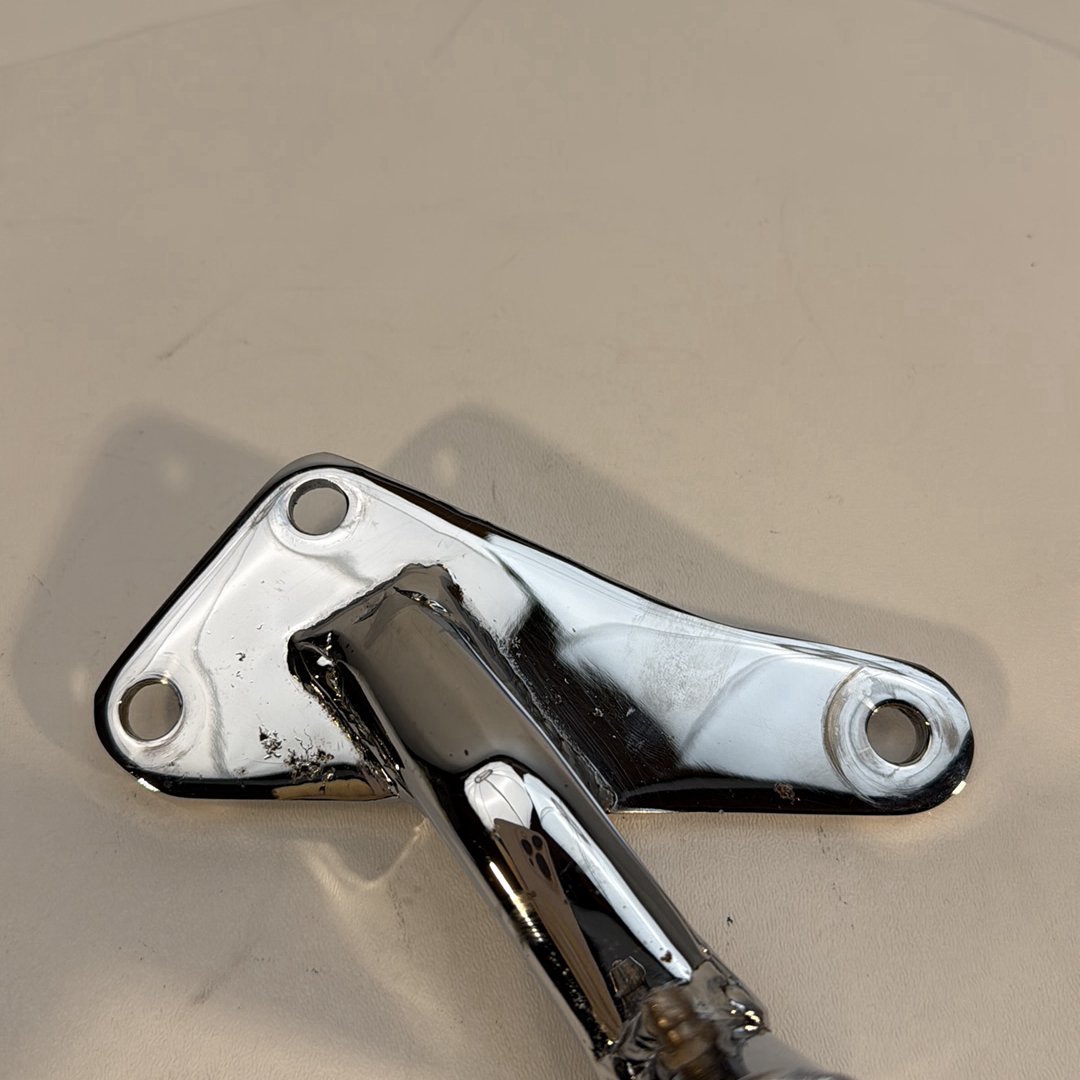 1986 - 2003 Harley-Davidson Sportster Hugger 883 Right Driver Footpeg Bracket Mount 42426-99
