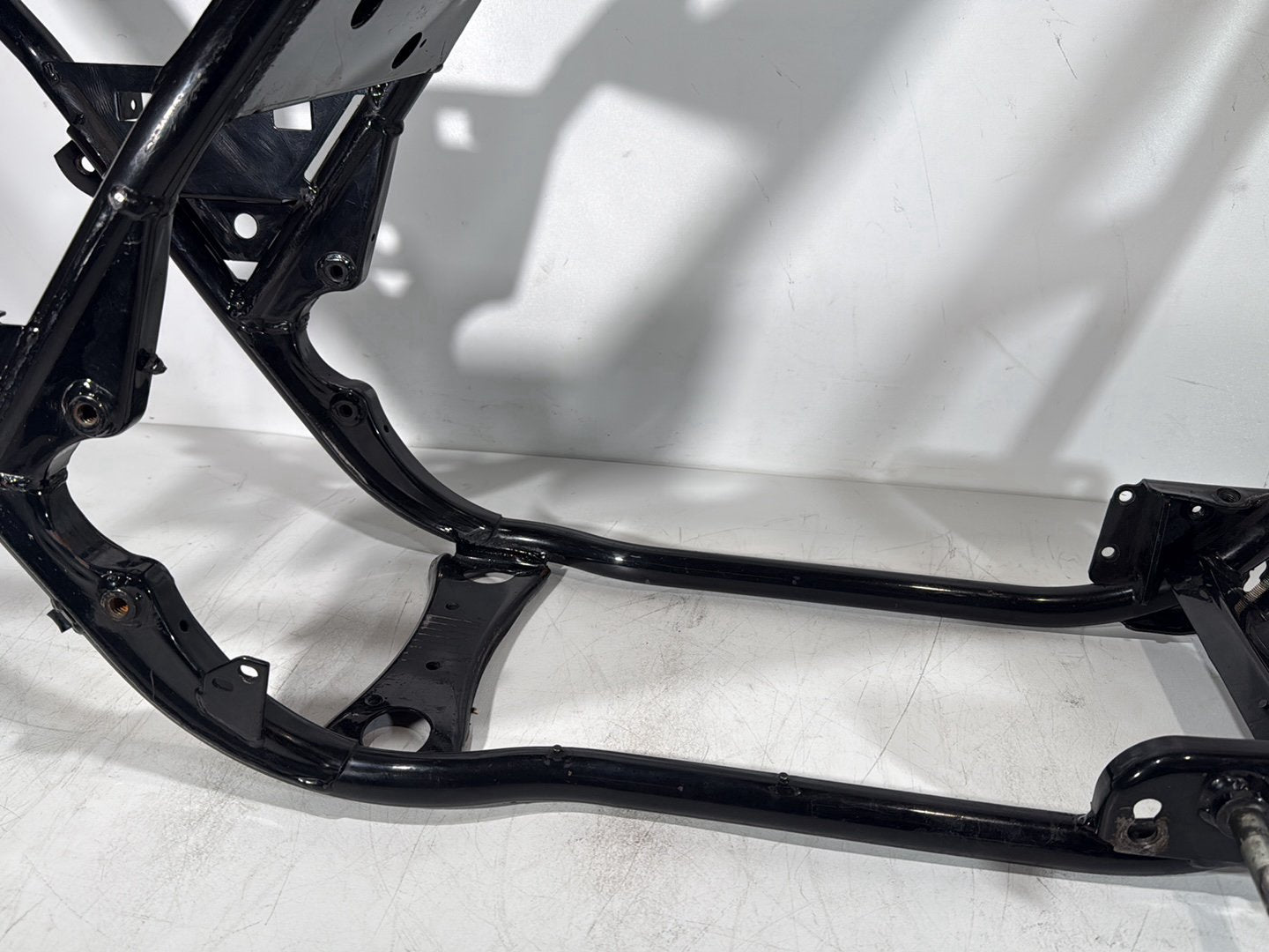 1999 - 2006 Harley-Davidson Touring Road King Police Body Main Frame Chassis CLN CLR 47900-01