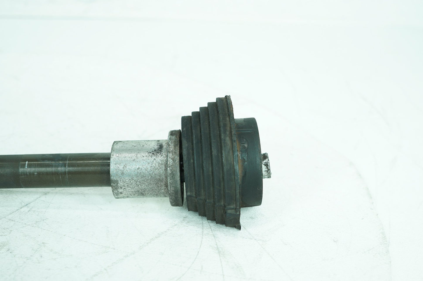 2007 - 2012 Harley-Davidson Touring Electra Glide Ultra Engine Mount Pivot Bolt Shaft 42859-06B