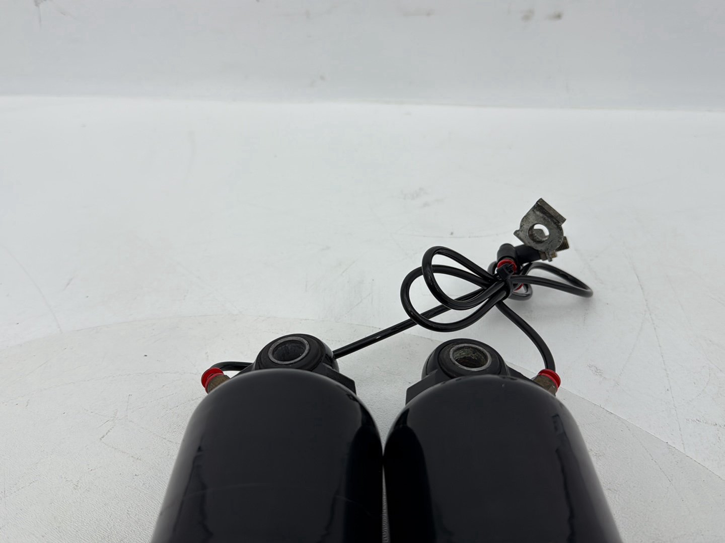 2007 - 2011 Harley-Davidson Touring Electra Glide Ultra Rear Left Right Shock Absorbers 54636-09