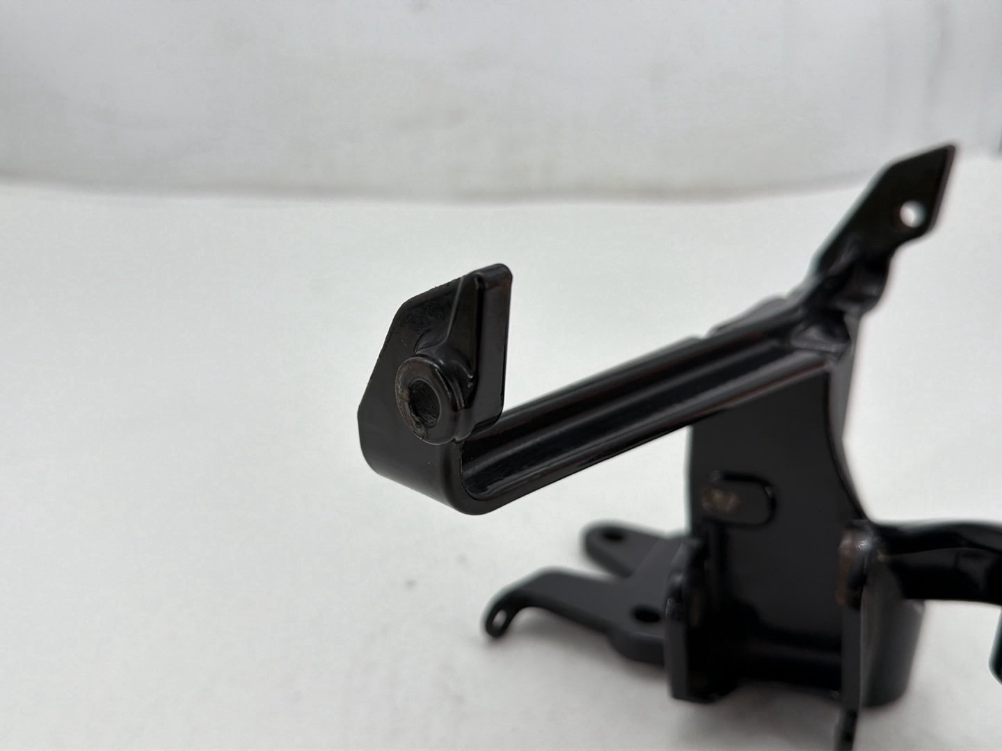 2011 Harley Heritage Softail Classic FLSTC OEM Left 1 Footboard Mount Bracket