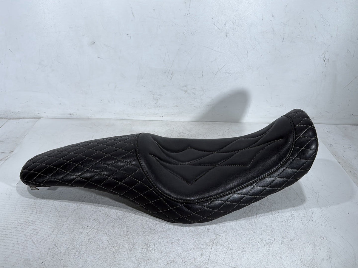 2009 Harley Dyna Street Bob FXDB OEM Passenger Rider Driver Seat Saddle