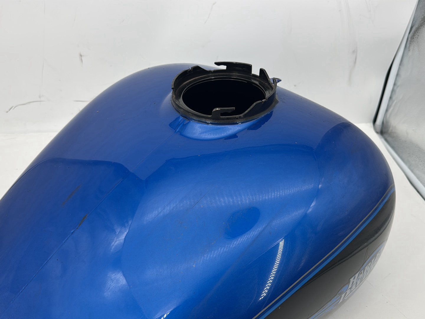 2008 Harley Touring FLHT Electra Glide OEM Fuel Gas Tank Gasoline Reservoir