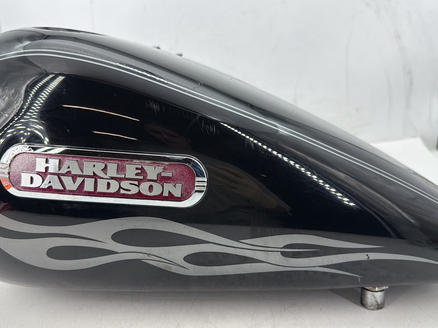 2006 Harley Dyna FXDWGI Wide Glide OEM Fuel Gas Tank Gasoline Reservoir