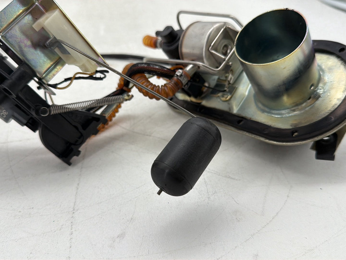 07 Harley Electra Glide Touring Ultra OEM Fuel Pump Gas Gasoline Petrol Sending
