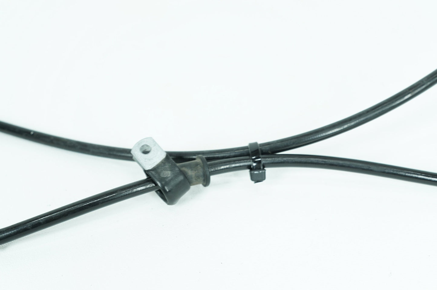 2007 - 2017 Harley-Davidson Dyna Street Bob Front Brake Hose Line Pipe NON-abs 45112-08A