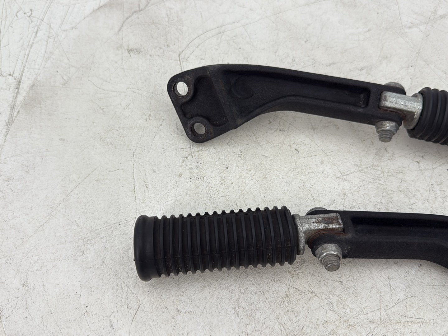 2015 Harley Dyna Low Rider FXDL OEM Passenger Left & Right Foot Pegs
