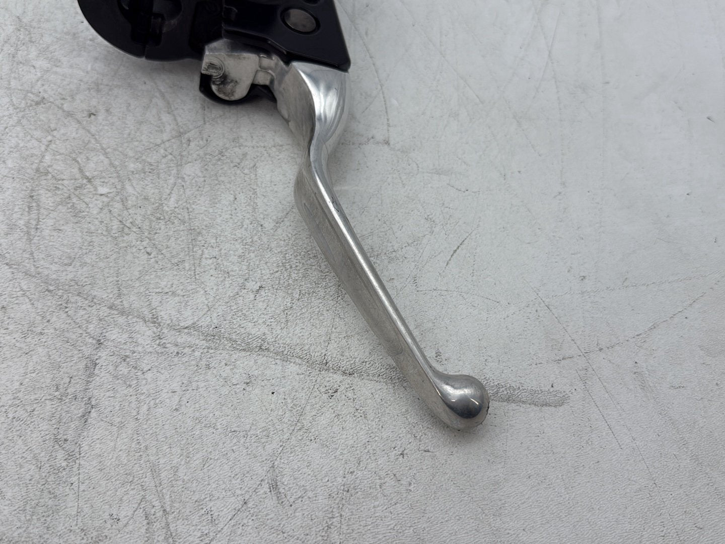 2013 Harley Electra Glide Touring Ultra FLHTCUI OEM Front Right Brake Lever Master Cylinder