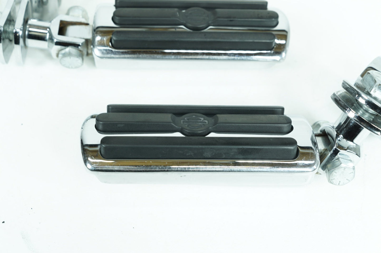 1984 - 1998 Harley-Davidson Touring Electra Glide Classic Front Right Left Highway Foot Pegs 50131-95A