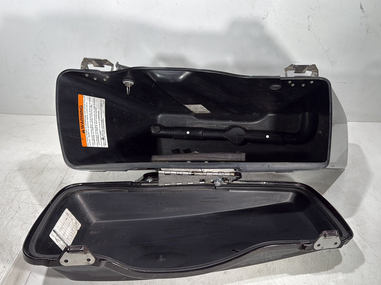 2011 Harley Street Glide Touring FLHX OEM Left 1 Saddlebag Luggage NO Key