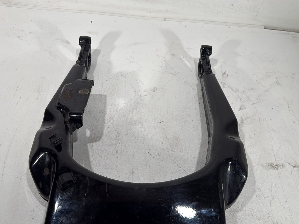 2018 Harley Electra Glide Touring Ultra FLHTCU OEM Rear Fork Swingarm Swing Arm