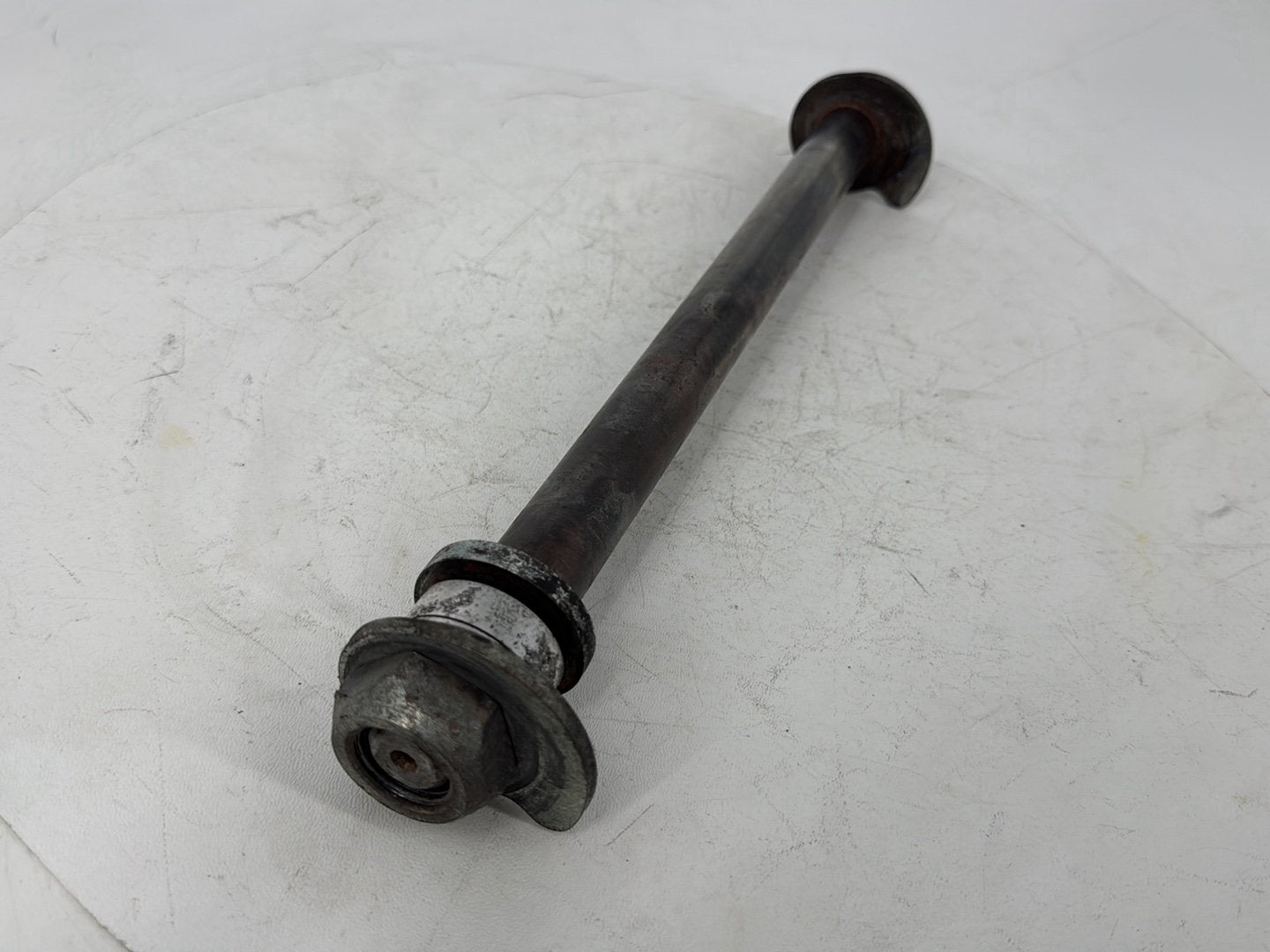 2008 - 2016 Harley-Davidson Touring Street Glide Rear Wheel Axle Bolt Shaft 41056-09
