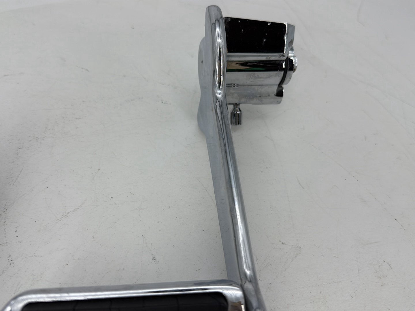1999 - 2006 Harley-Davidson Touring CVO Screamin Eagle Road King Passenger Left & Right Foot Pegs Kuryakyn