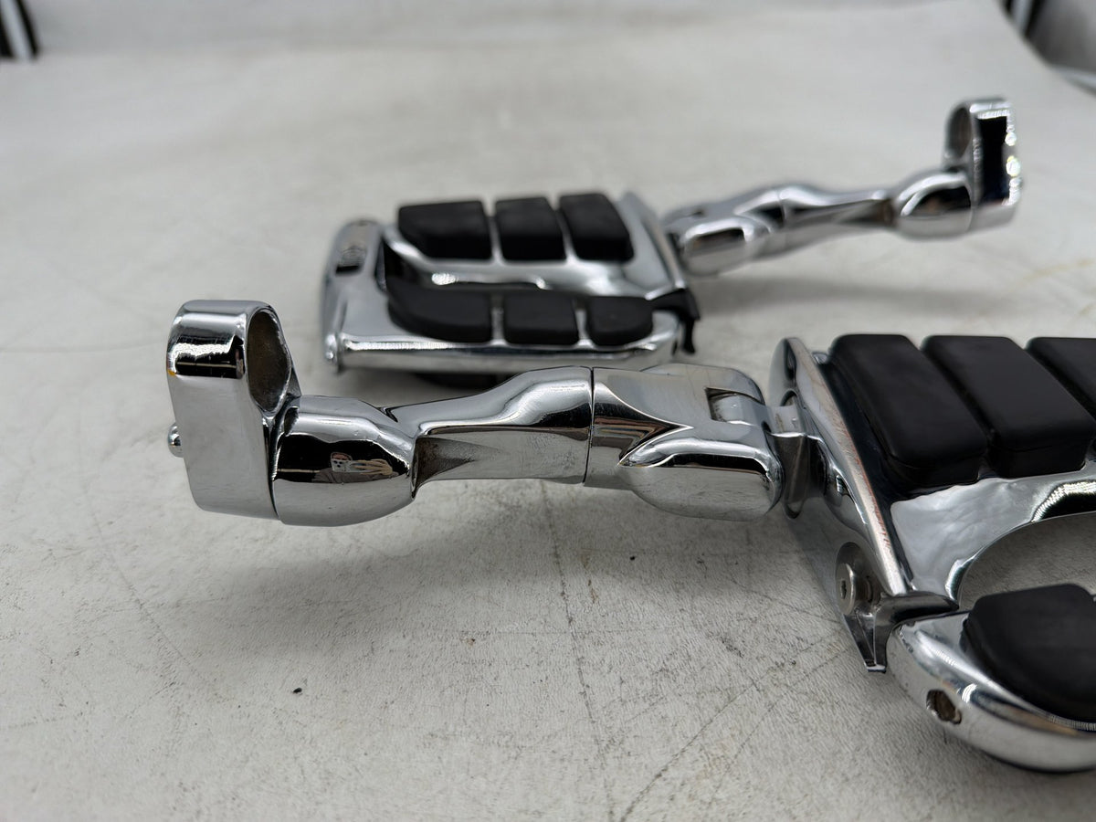 09 Harley Electra Glide Touring CVO Front Right Left Highway Foot Pegs Kuryakyn