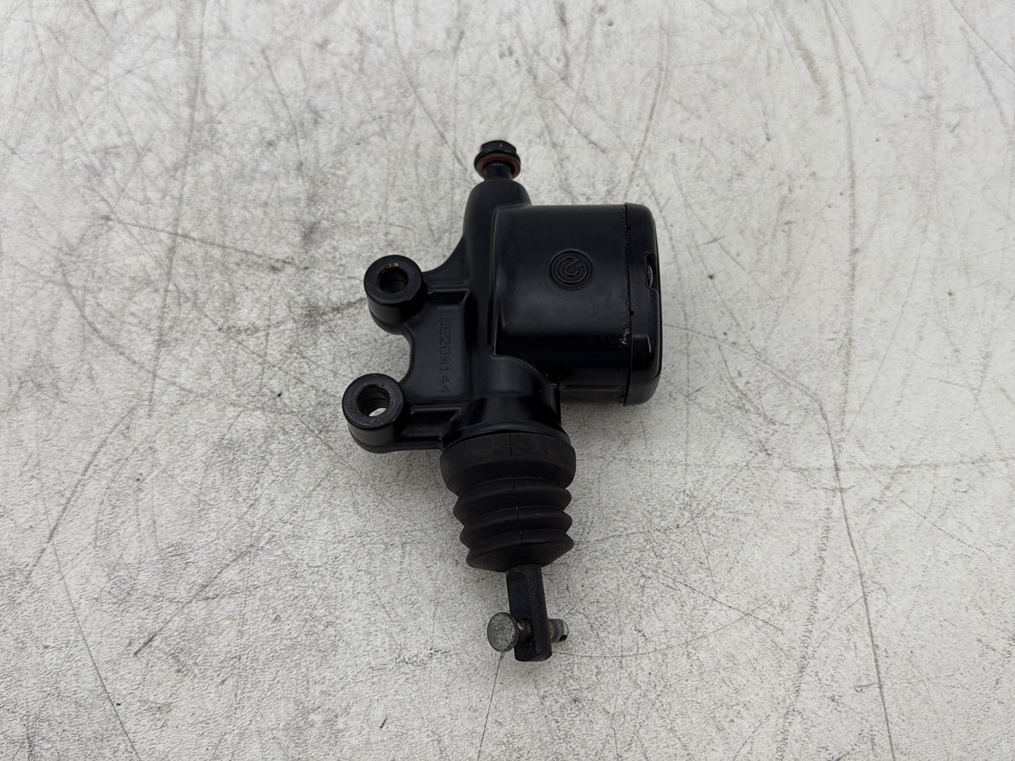 2016 Harley Road King Touring FLHR OEM Rear Brake Master Cylinder Reservoir
