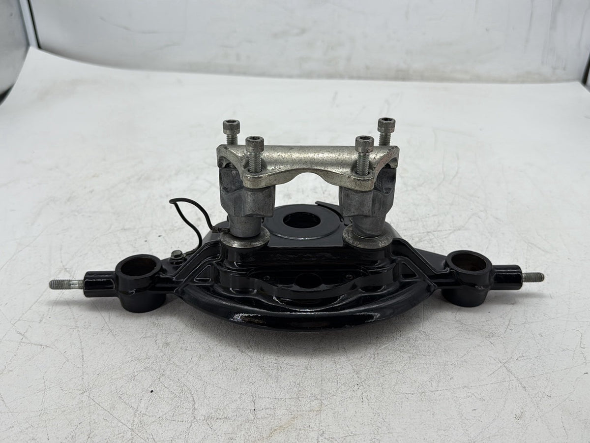 2009 Harley Road King Touring Police OEM Front Fork Upper Triple Tree Clamps