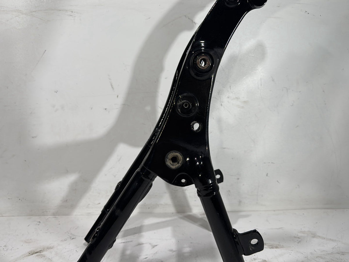 2015 Harley Electra Glide Ultra Low OEM Rear Sub Frame Rail Bar 48079-09BHP